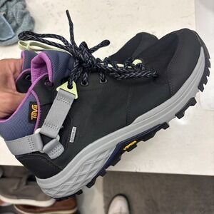 teva grandview gtx Women's Hiking Boots Size 9